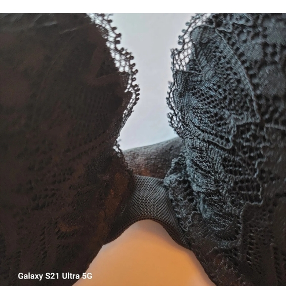 Victoria's Secret Lined Demi Lace Floral Black Size 32D Padded Adjustable Straps - Picture 5 of 10